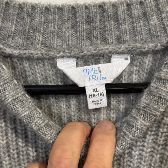 Time and Tru Gray Ribbed Crewneck Sweater - Picture 2 of 6
